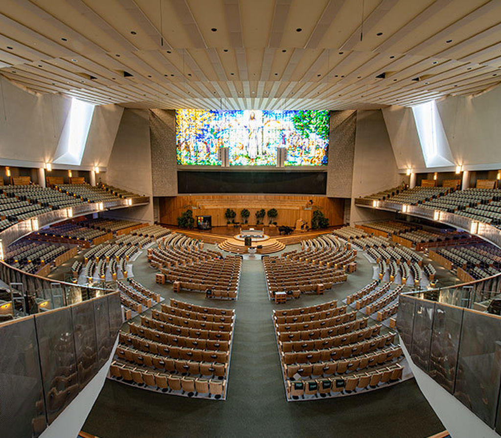 Resurrection Church sanctuary wide view